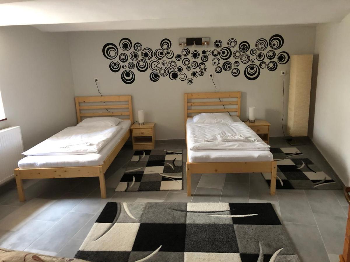 Rigo Lak Apartment Miskolc Exterior photo